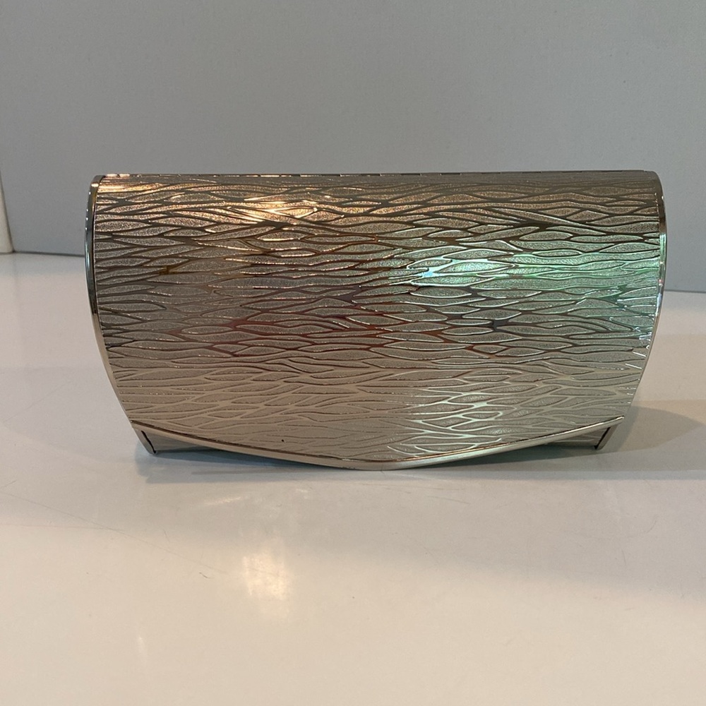 Vintage Poeter / Romo Italy silver metal textured hard shell clutch purse EUC